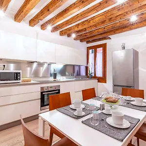 https://central-apt.hotelslidodijesolo.com